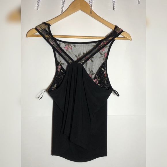 ✨FLOWER PRINT SLEEVELESS BLACK WOMEN TANK - Picture 2 of 5